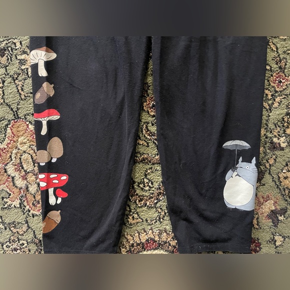 Her Universe Studio Ghibli Totoro Crop Leggings - Picture 4 of 8